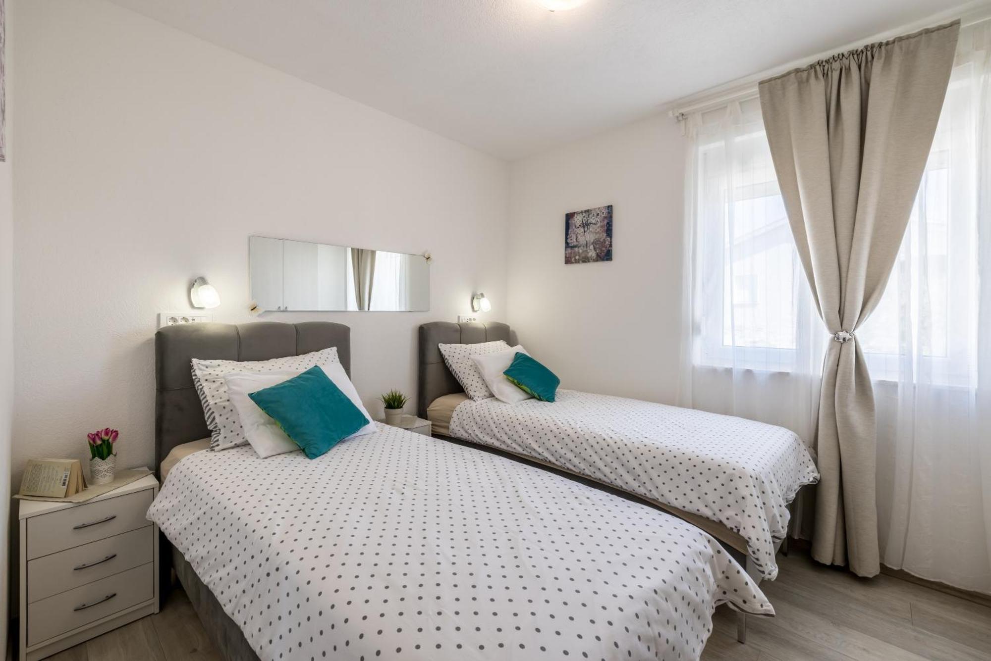 Apart Sa Terasom 250M Od Plaze,Parking,Wi Fi,Rostilj Τρογκίρ Εξωτερικό φωτογραφία