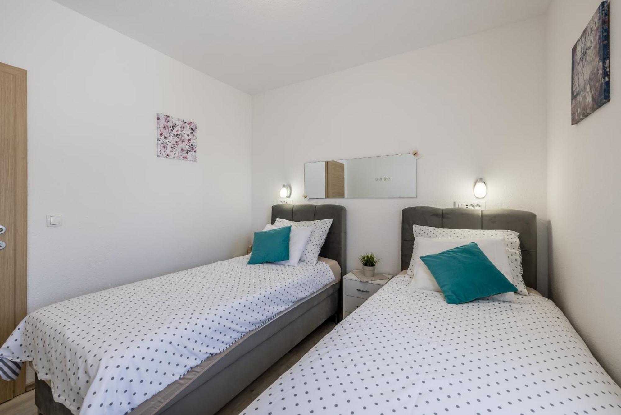 Apart Sa Terasom 250M Od Plaze,Parking,Wi Fi,Rostilj Τρογκίρ Εξωτερικό φωτογραφία