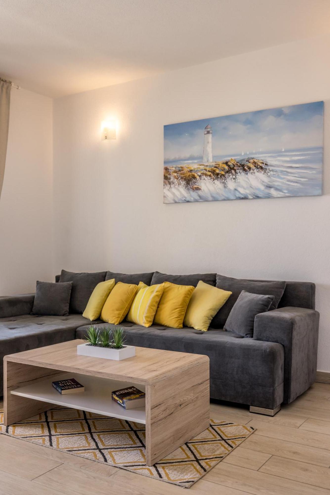 Apart Sa Terasom 250M Od Plaze,Parking,Wi Fi,Rostilj Τρογκίρ Εξωτερικό φωτογραφία